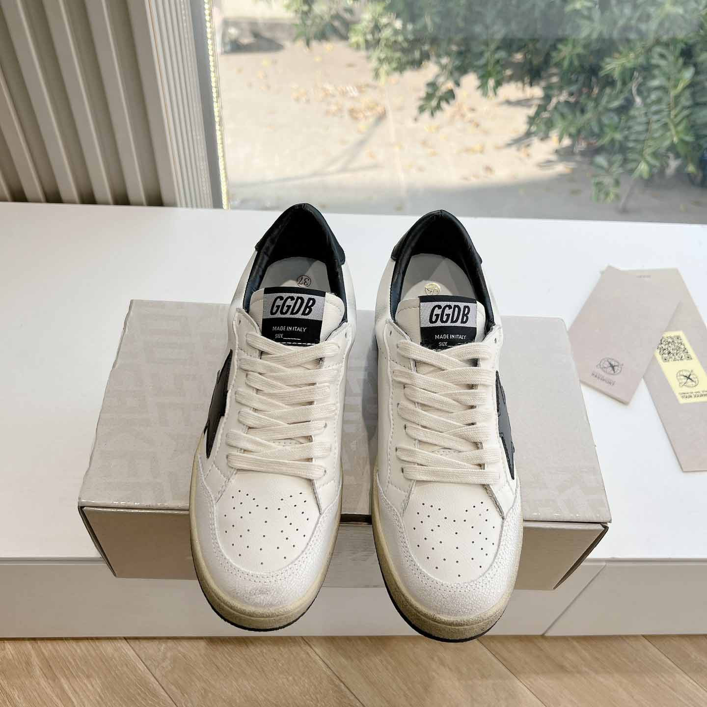 Golden Goose Sneakers - DopestKickz