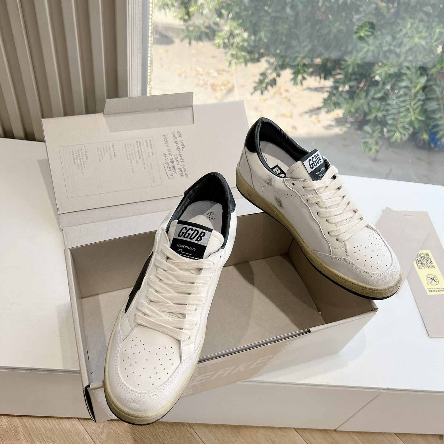 Golden Goose Sneakers - DopestKickz