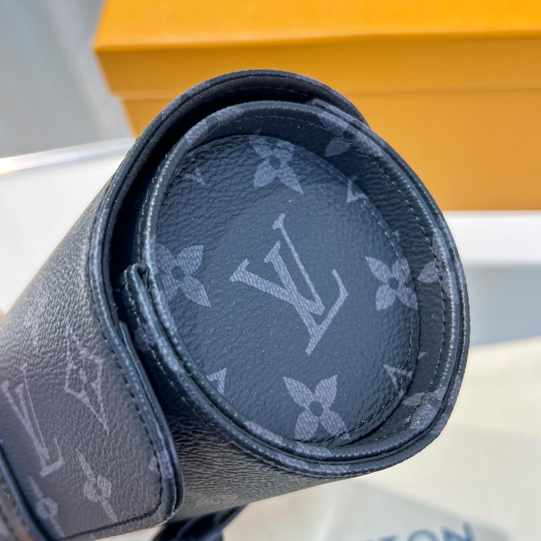 Louis Vuitton Etui 3 Montres     - DopestKickz