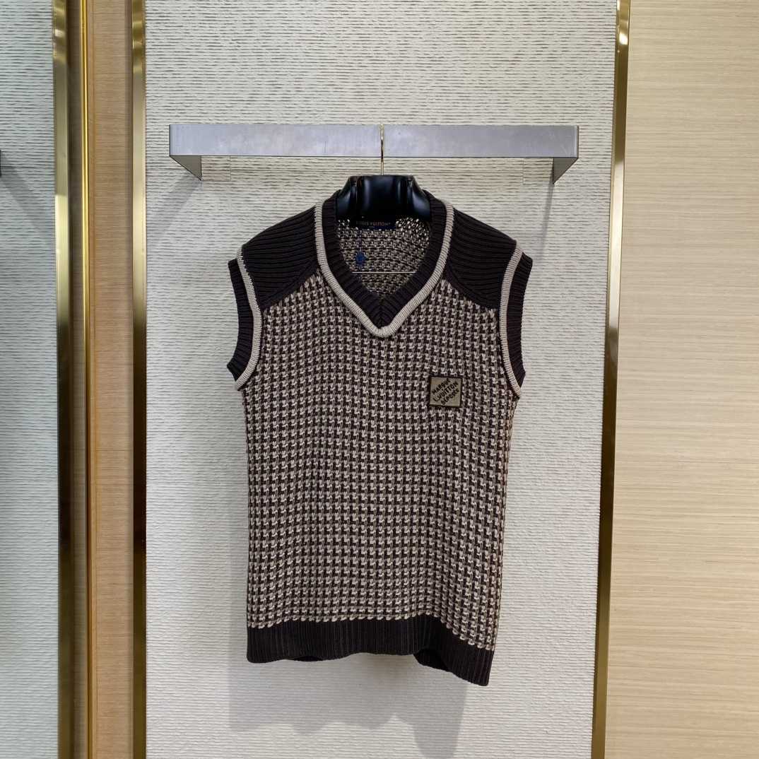 Louis Vuitton Cotton Jacquard Vest   1AHC37 - DopestKickz
