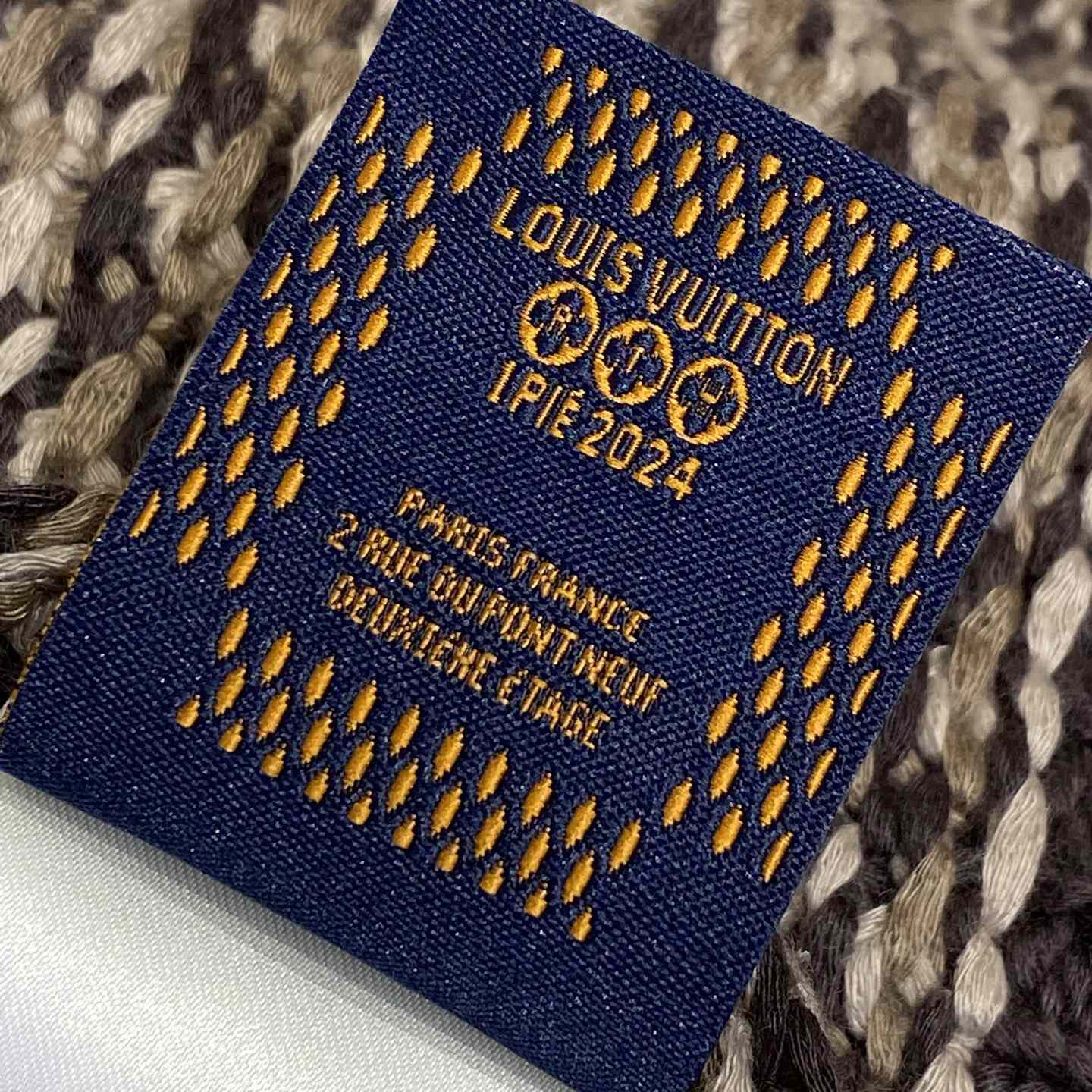 Louis Vuitton Cotton Jacquard Vest   1AHC37 - DopestKickz