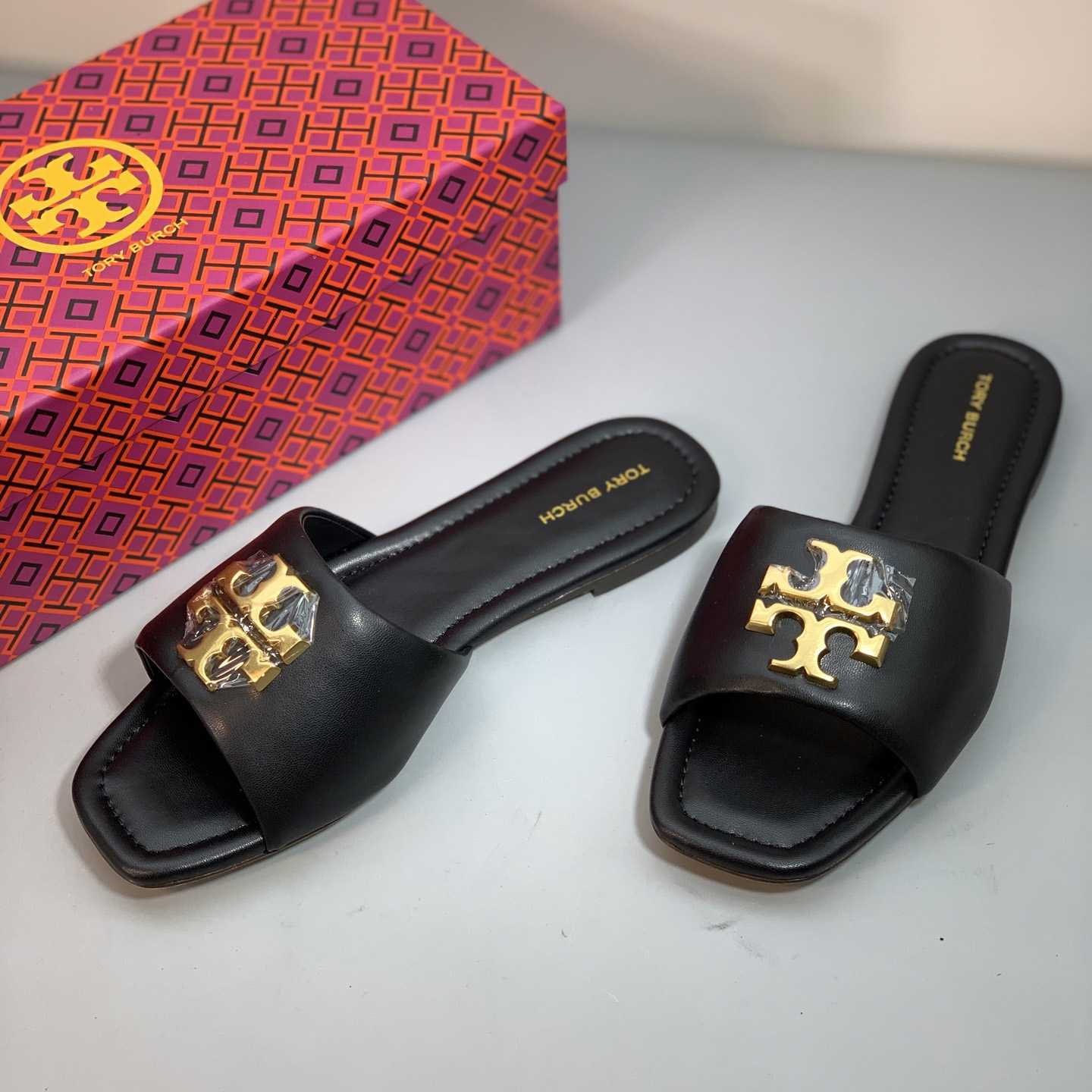 Tory Burch Eleanor Slide Sandal - DopestKickz