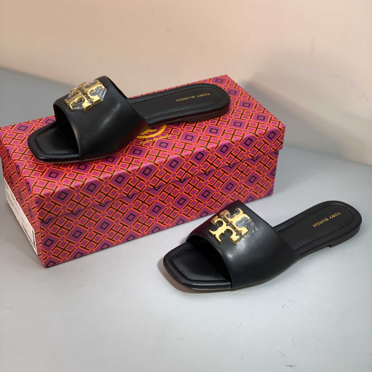 Tory Burch Eleanor Slide Sandal - DopestKickz