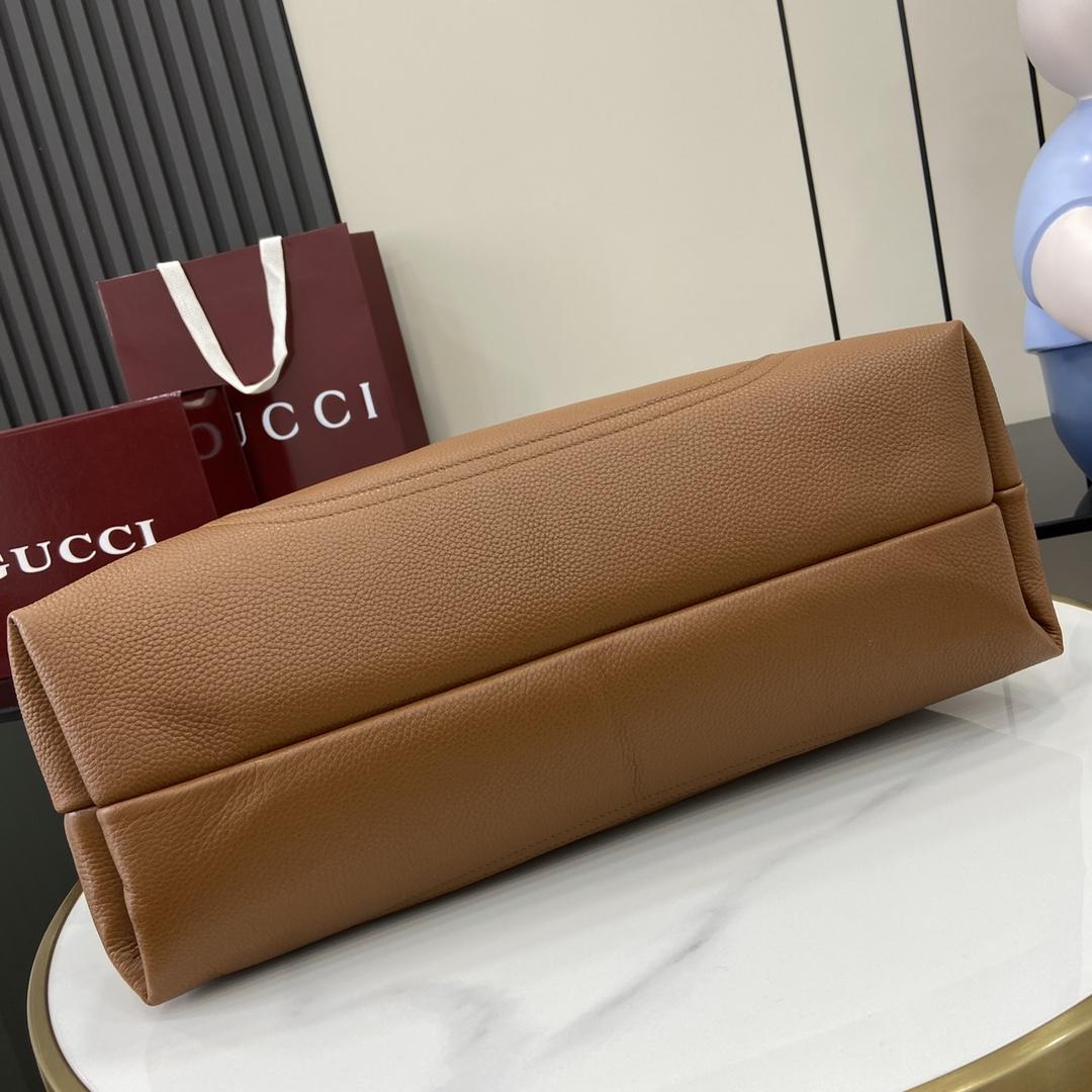 Gucci Softbit Maxi Shoulder Bag - DopestKickz