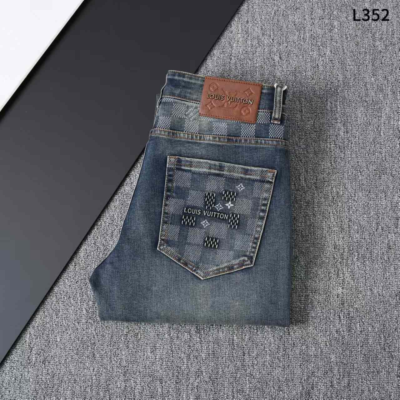 Louis Vuitton Jeans - DopestKickz