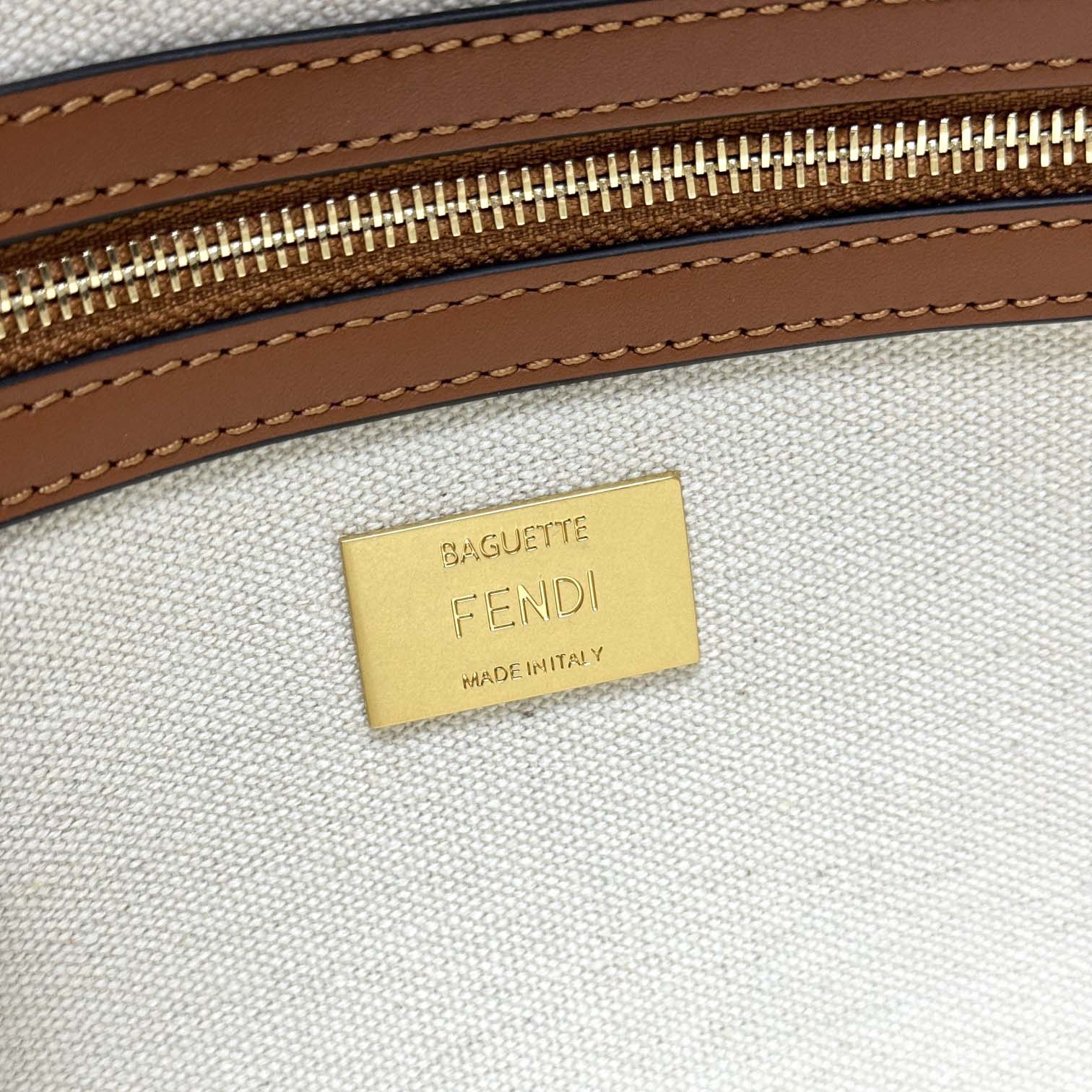 Fendi Baguette Mini  26x13x6cm - DopestKickz