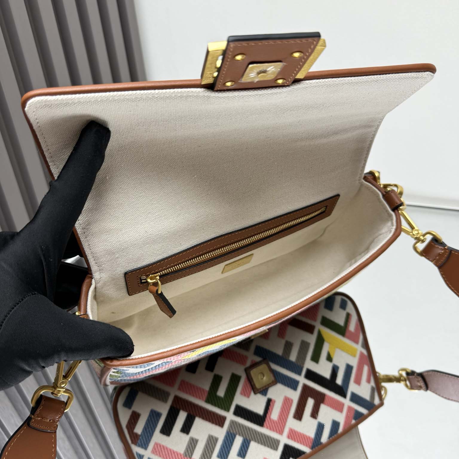 Fendi Baguette Mini  26x13x6cm - DopestKickz