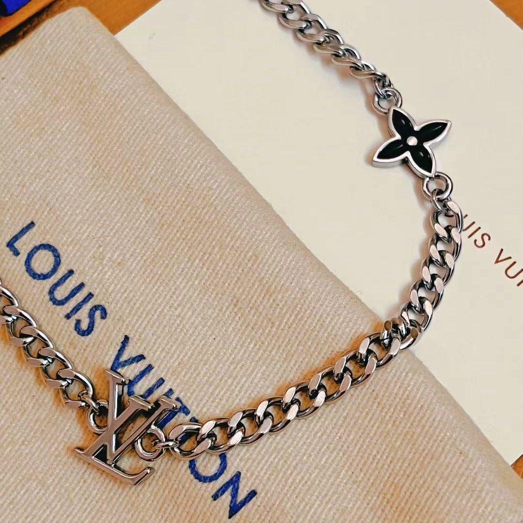 Louis Vuitton LV Spike Charms Necklace  M01717 - DopestKickz