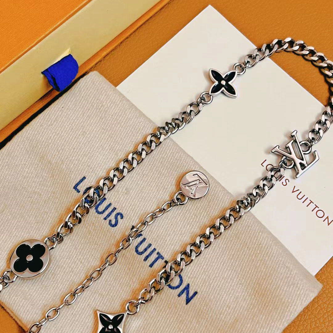 Louis Vuitton LV Spike Charms Necklace  M01717 - DopestKickz