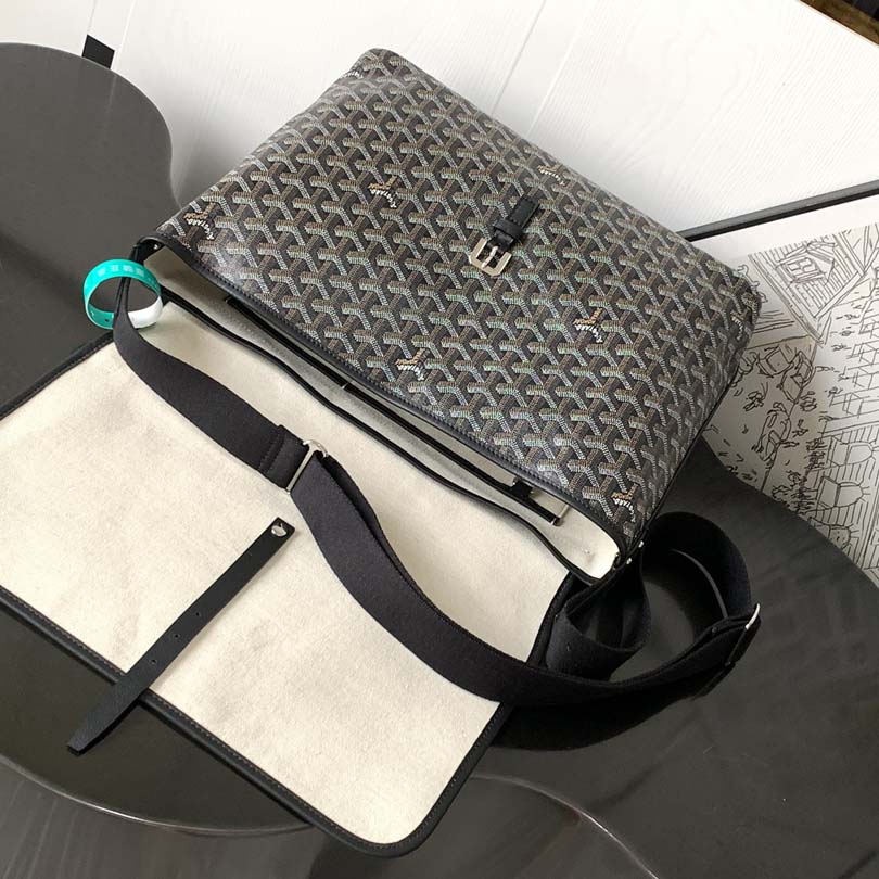 Goyard Capetien Messenger Bag    - DopestKickz