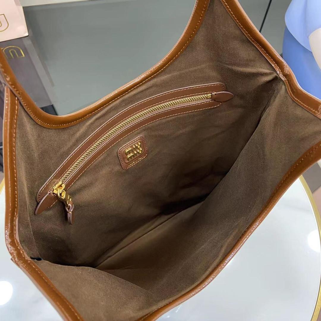 Miu Miu IVY Leather Bag - DopestKickz