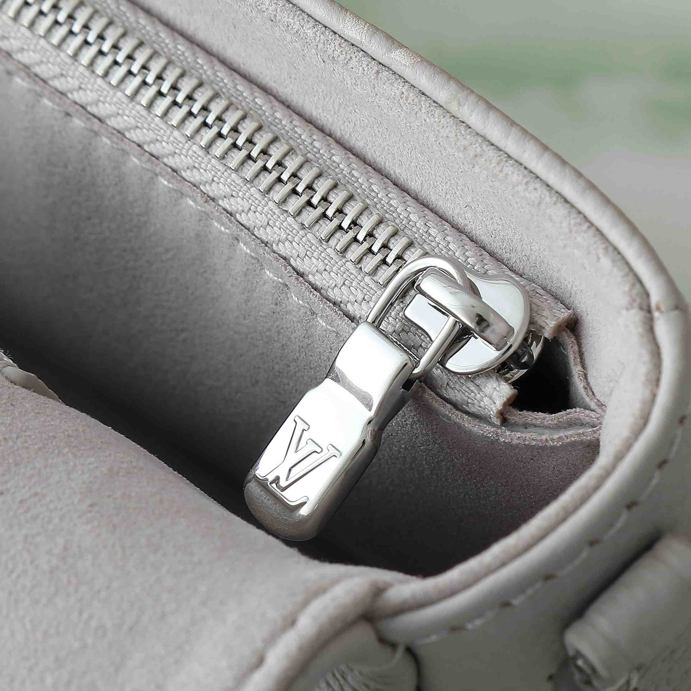 Louis Vuitton Wallet on Chain Ivy    M14225 - DopestKickz