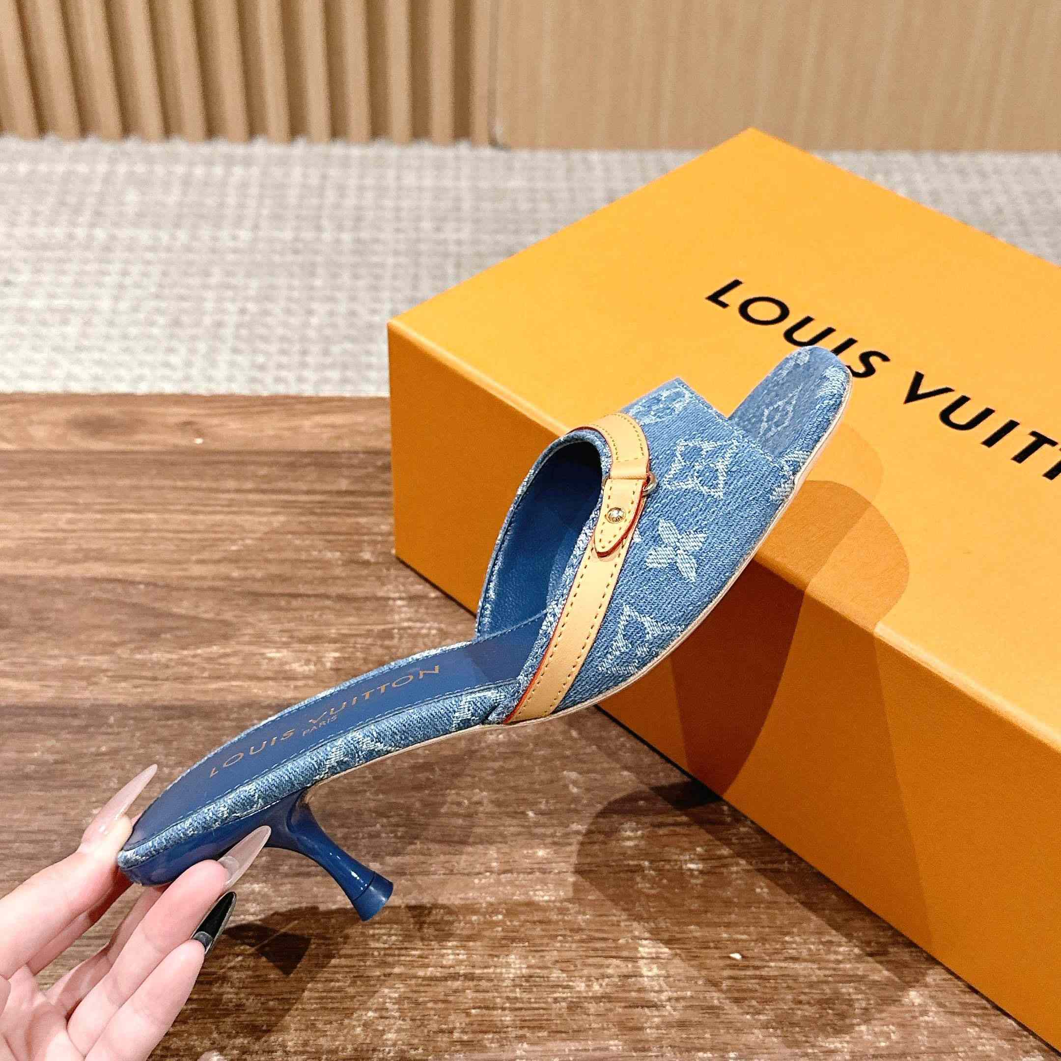 Louis Vuitton LV x TM 6AM Mule    - DopestKickz