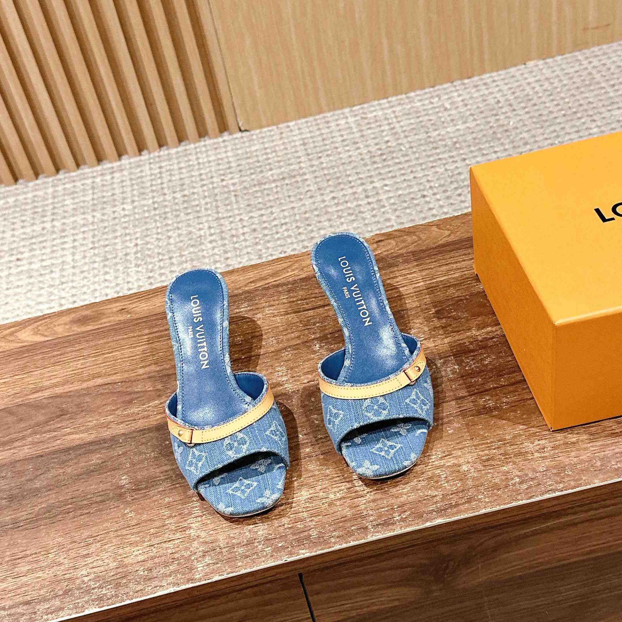 Louis Vuitton LV x TM 6AM Mule    - DopestKickz