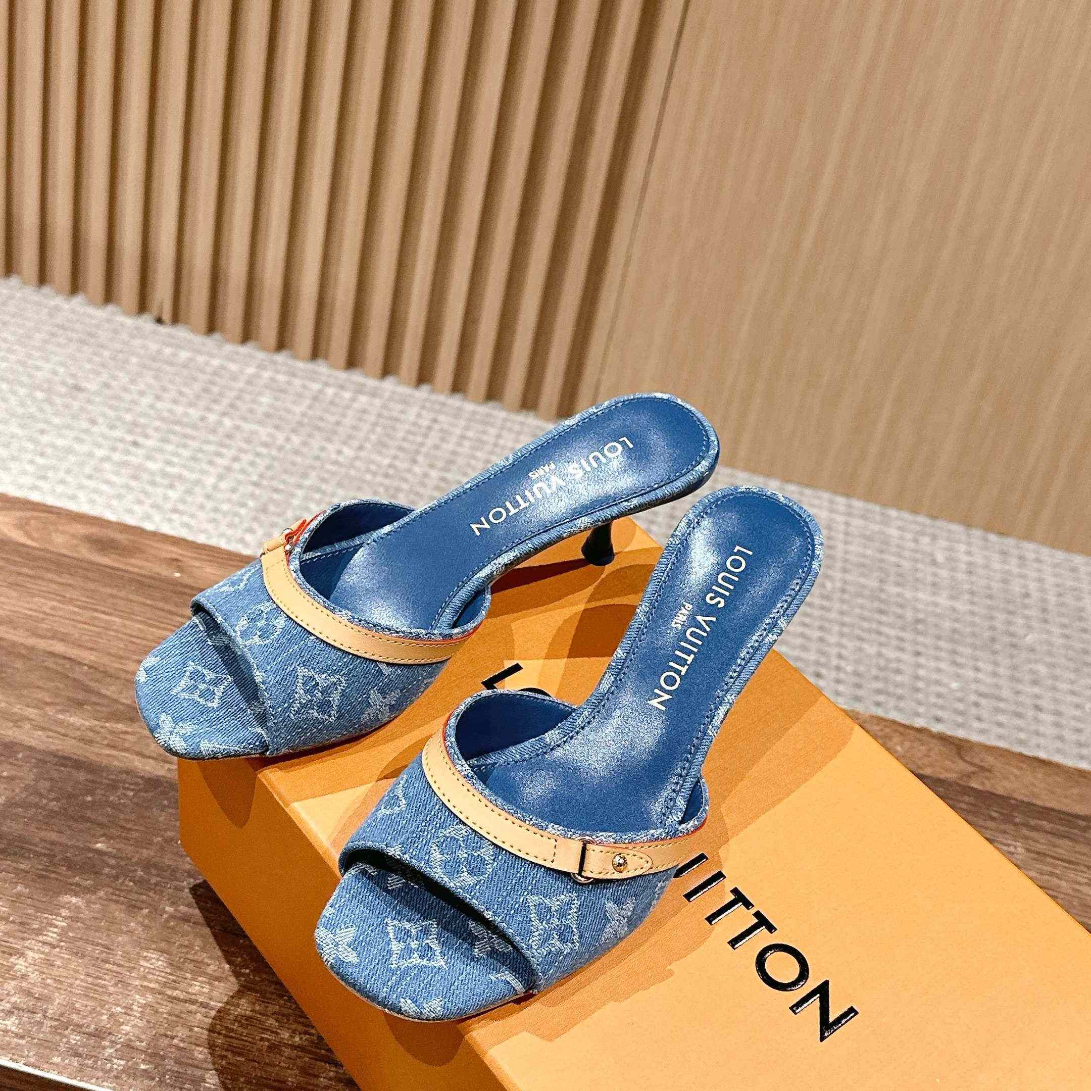 Louis Vuitton LV x TM 6AM Mule    - DopestKickz