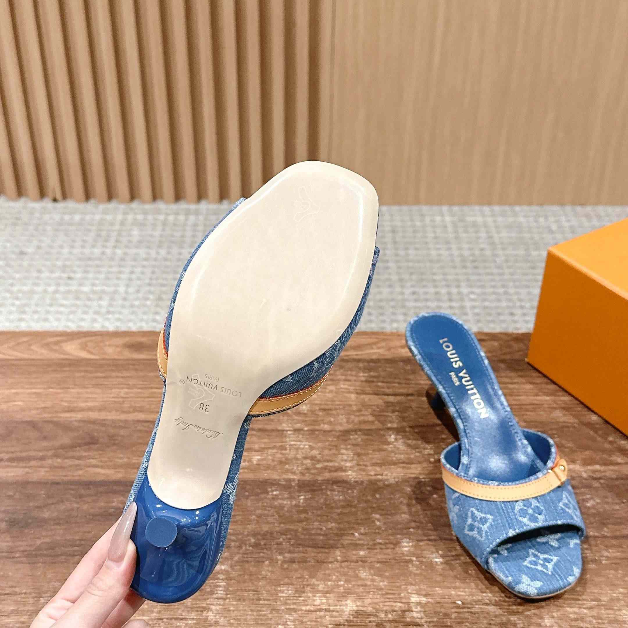 Louis Vuitton LV x TM 6AM Mule    - DopestKickz