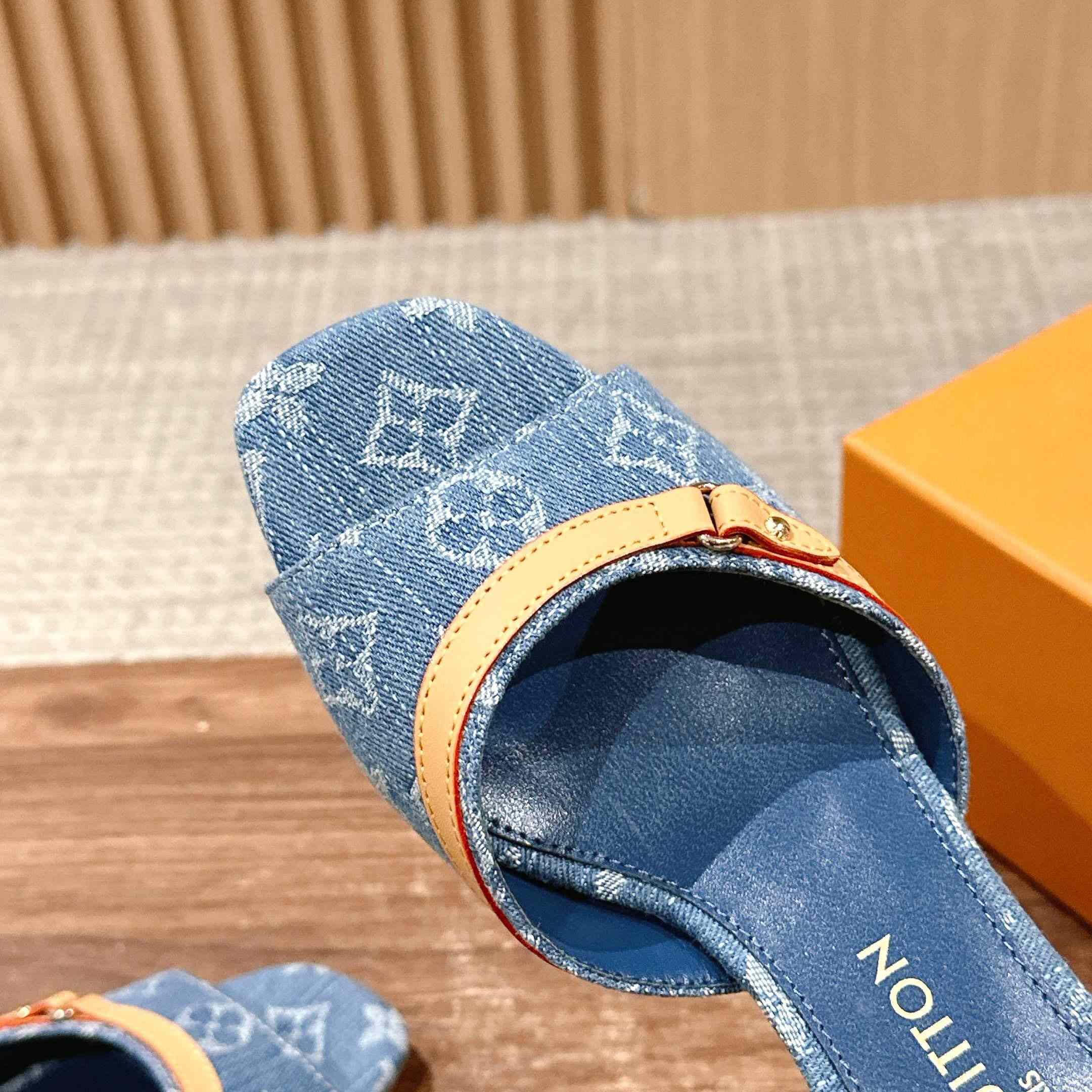 Louis Vuitton LV x TM 6AM Mule    - DopestKickz