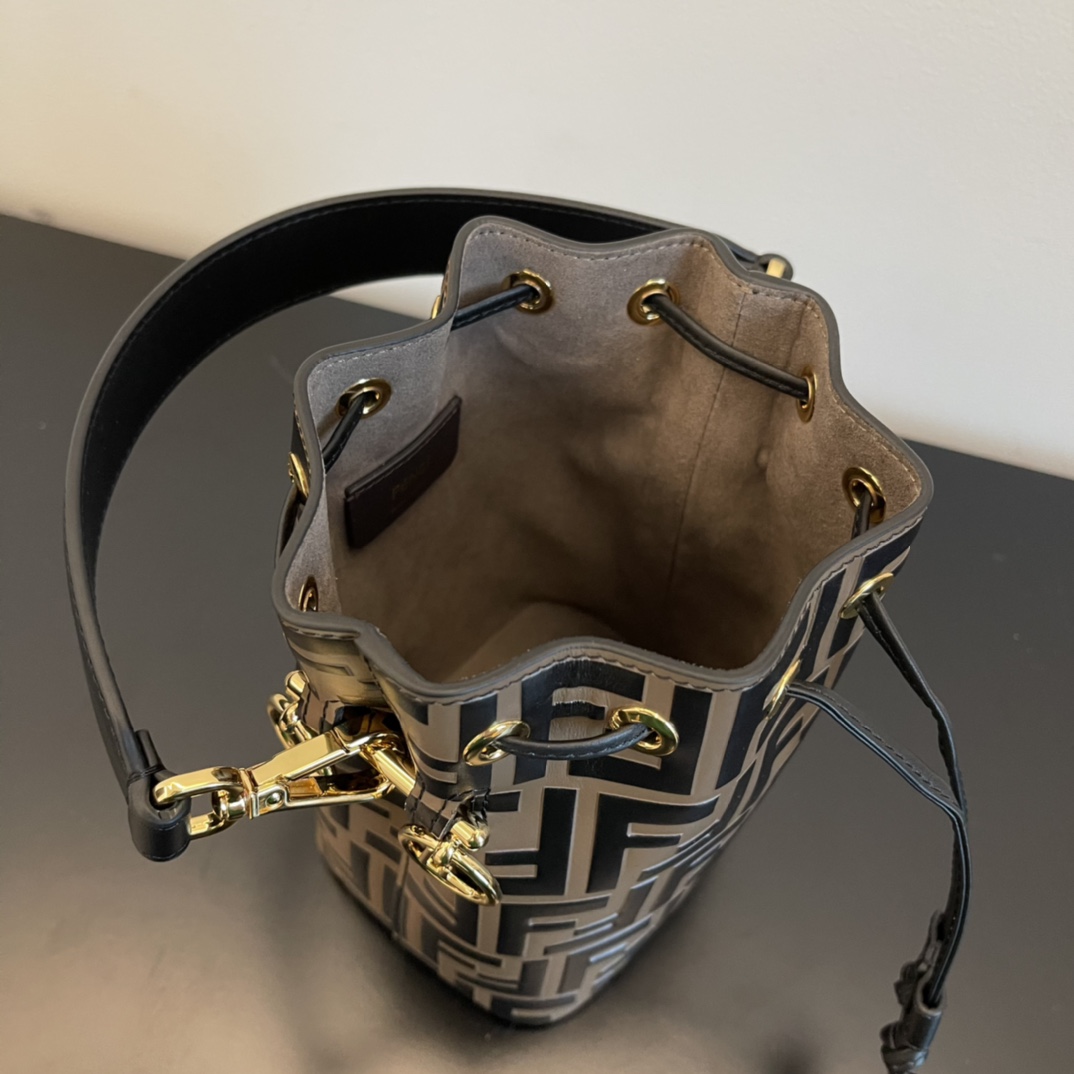 Fendi Mon Tresor Brown Leather Mini-Bag(18-12-10cm) - DopestKickz