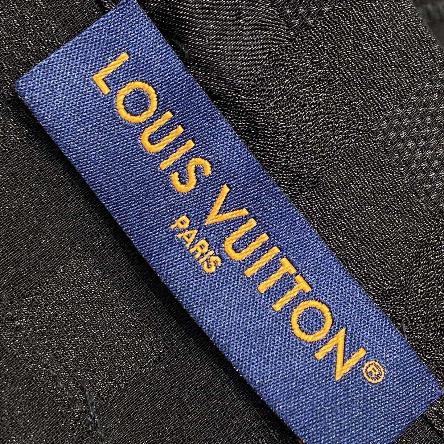 Louis Vuitton Graphic Jacquard Fluid Shorts  1AHCD5 - DopestKickz