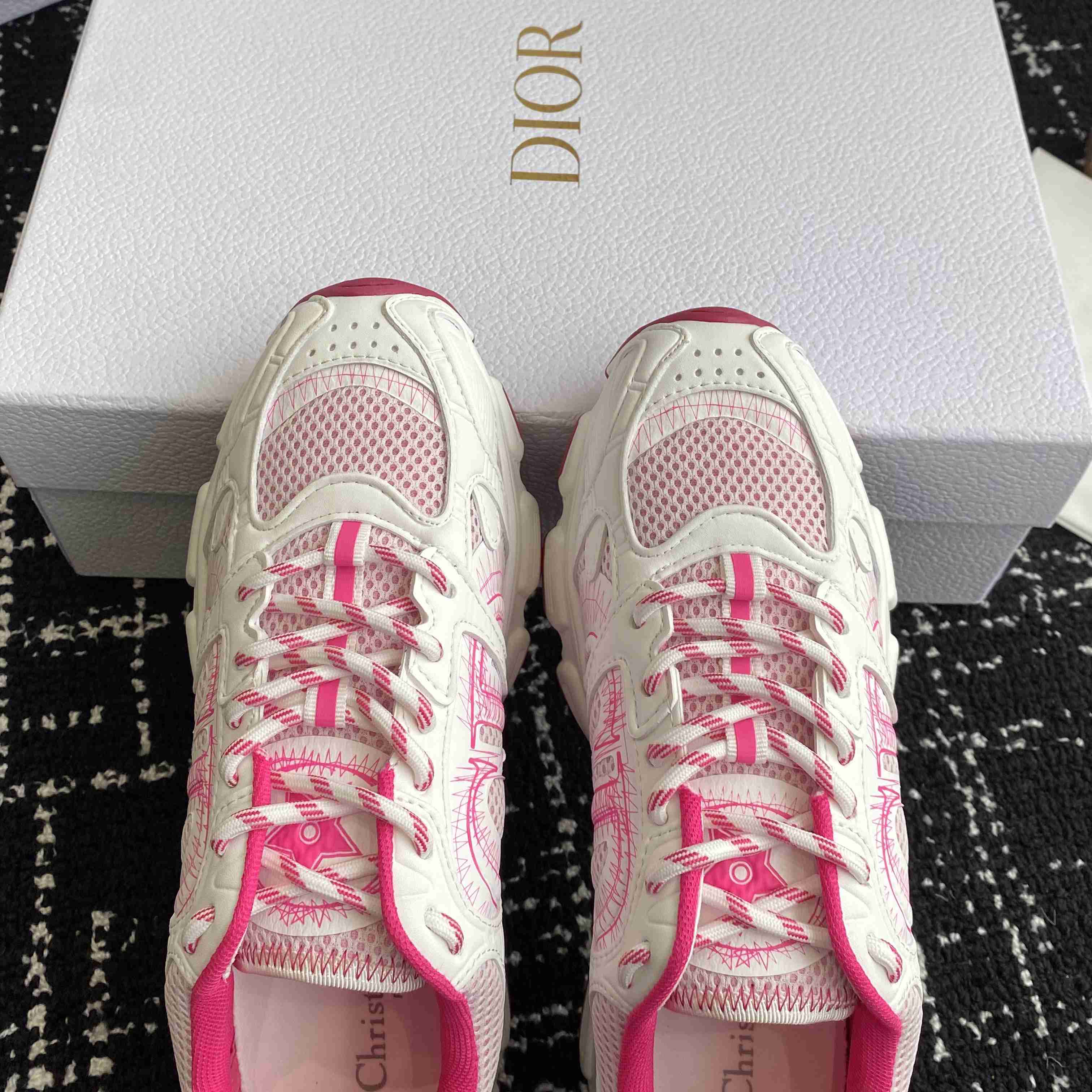 Miss Dior — Dior Chrono Sneaker  - DopestKickz