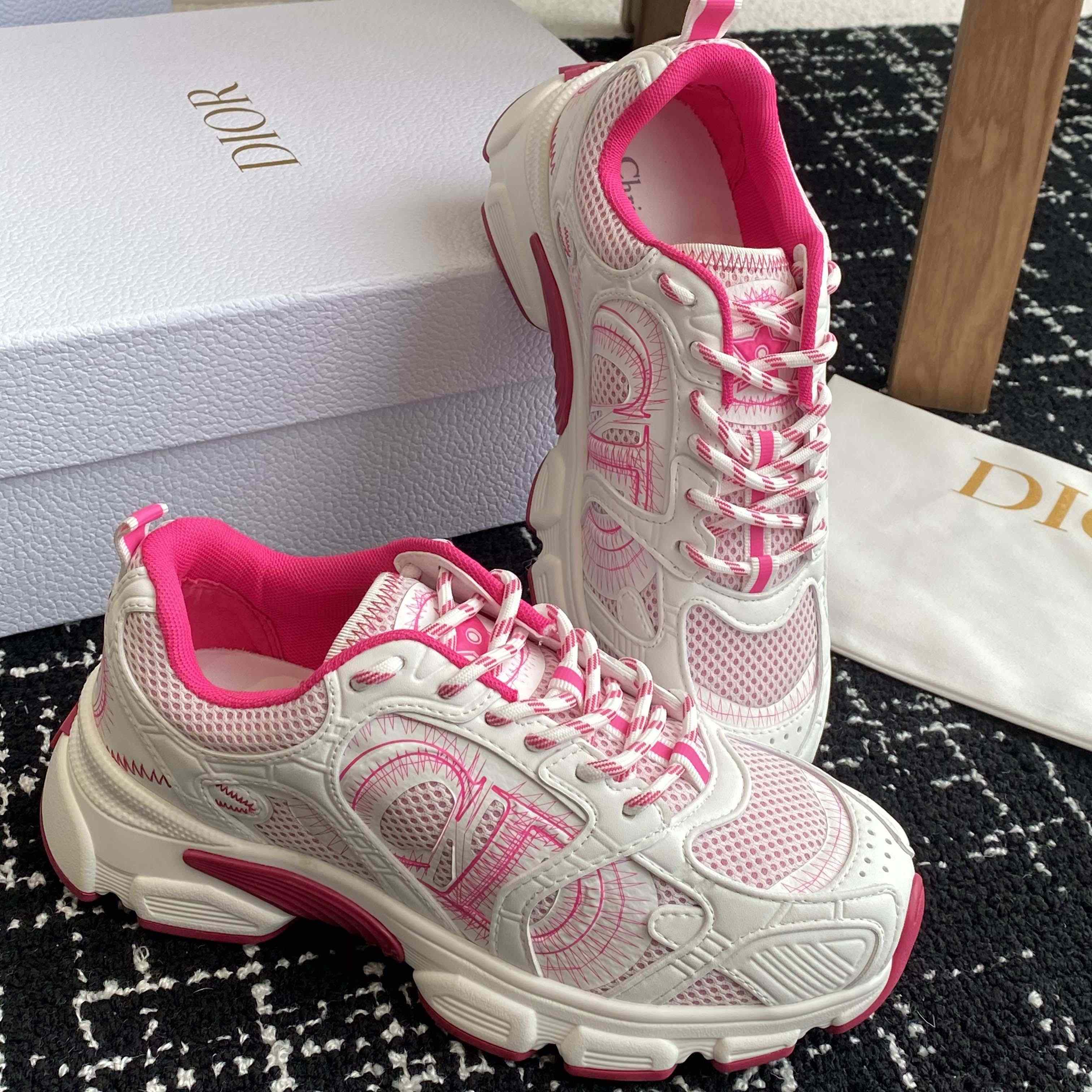 Miss Dior — Dior Chrono Sneaker  - DopestKickz
