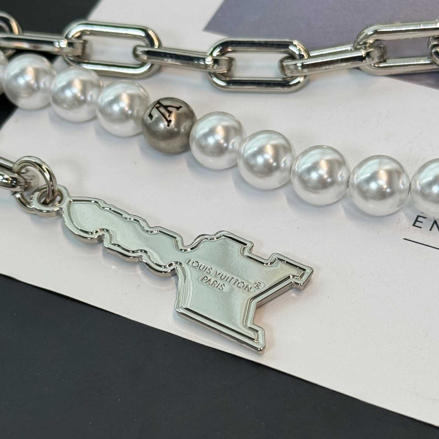 Louis Vuitton Pearls Chain Belt and Bag Charm  M02606 - DopestKickz