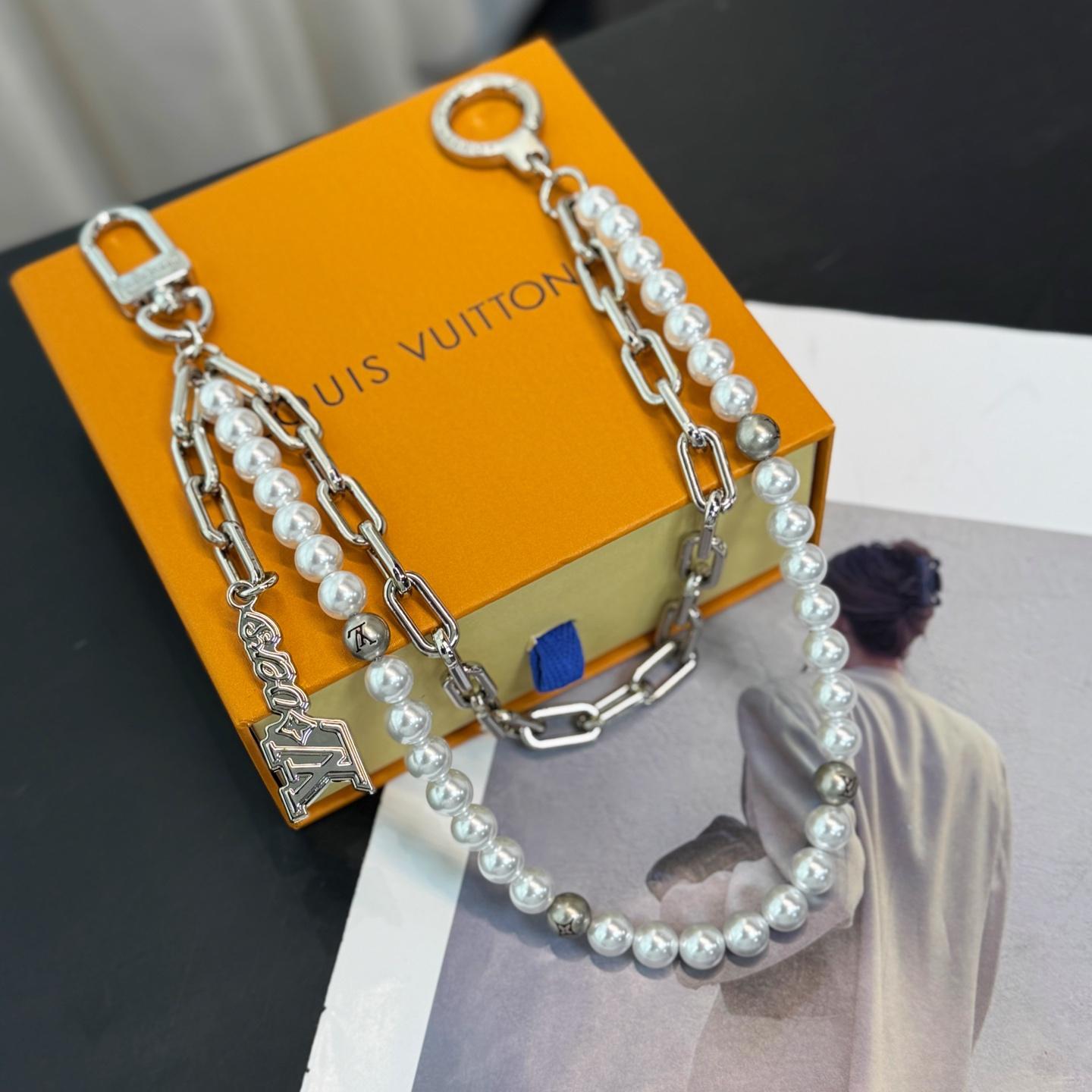 Louis Vuitton Pearls Chain Belt and Bag Charm  M02606 - DopestKickz