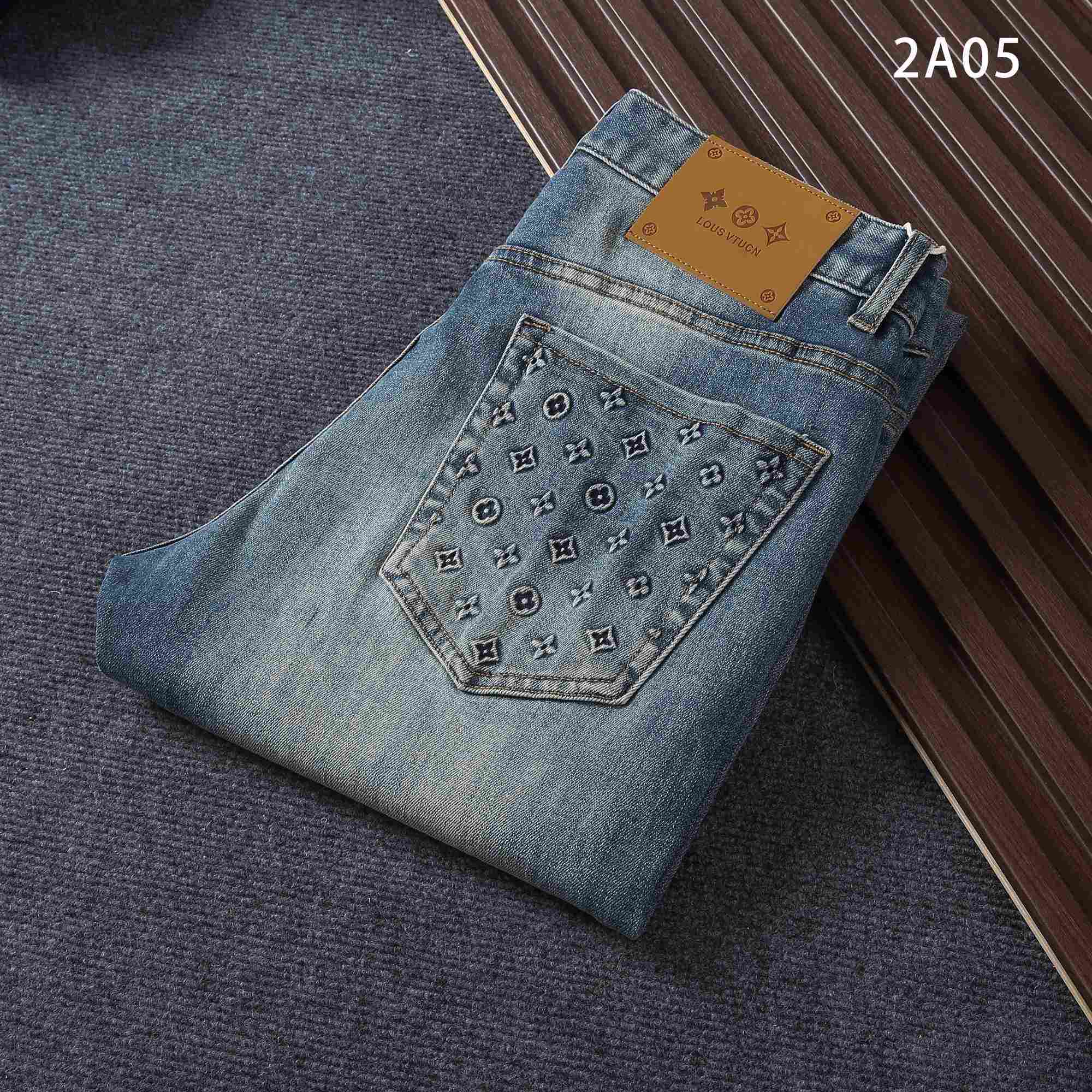 Louis Vuitton Jeans - DopestKickz