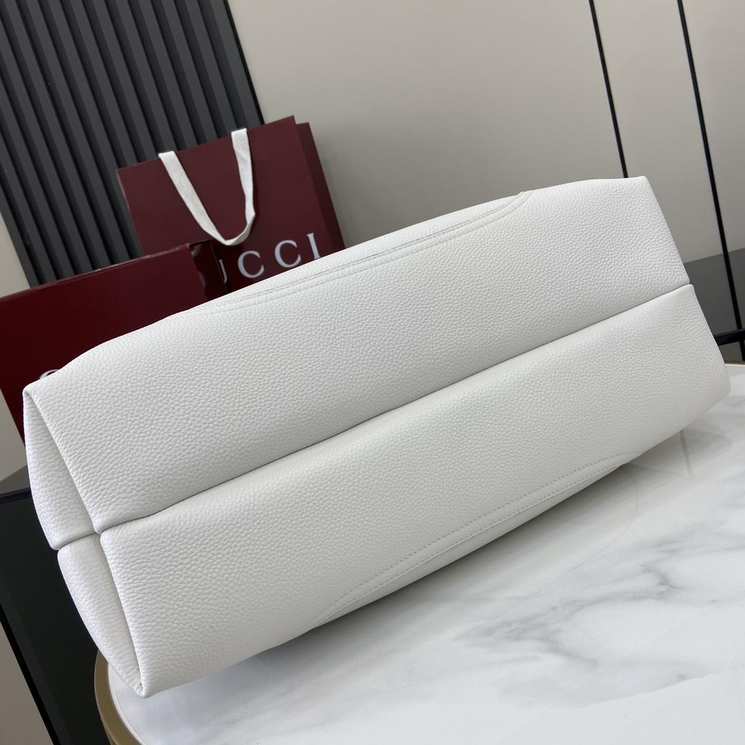 Gucci Softbit Maxi Shoulder Bag - DopestKickz