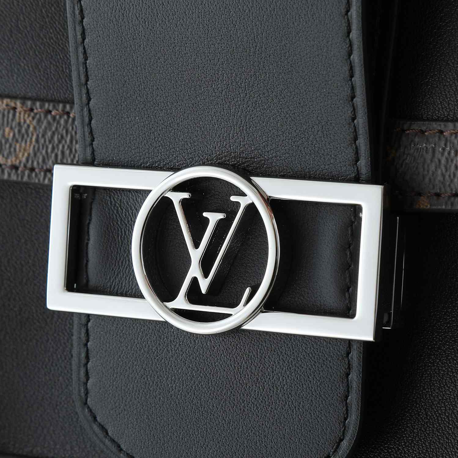 Louis Vuitton Dauphine Soft Vibe MM   M13450 - DopestKickz