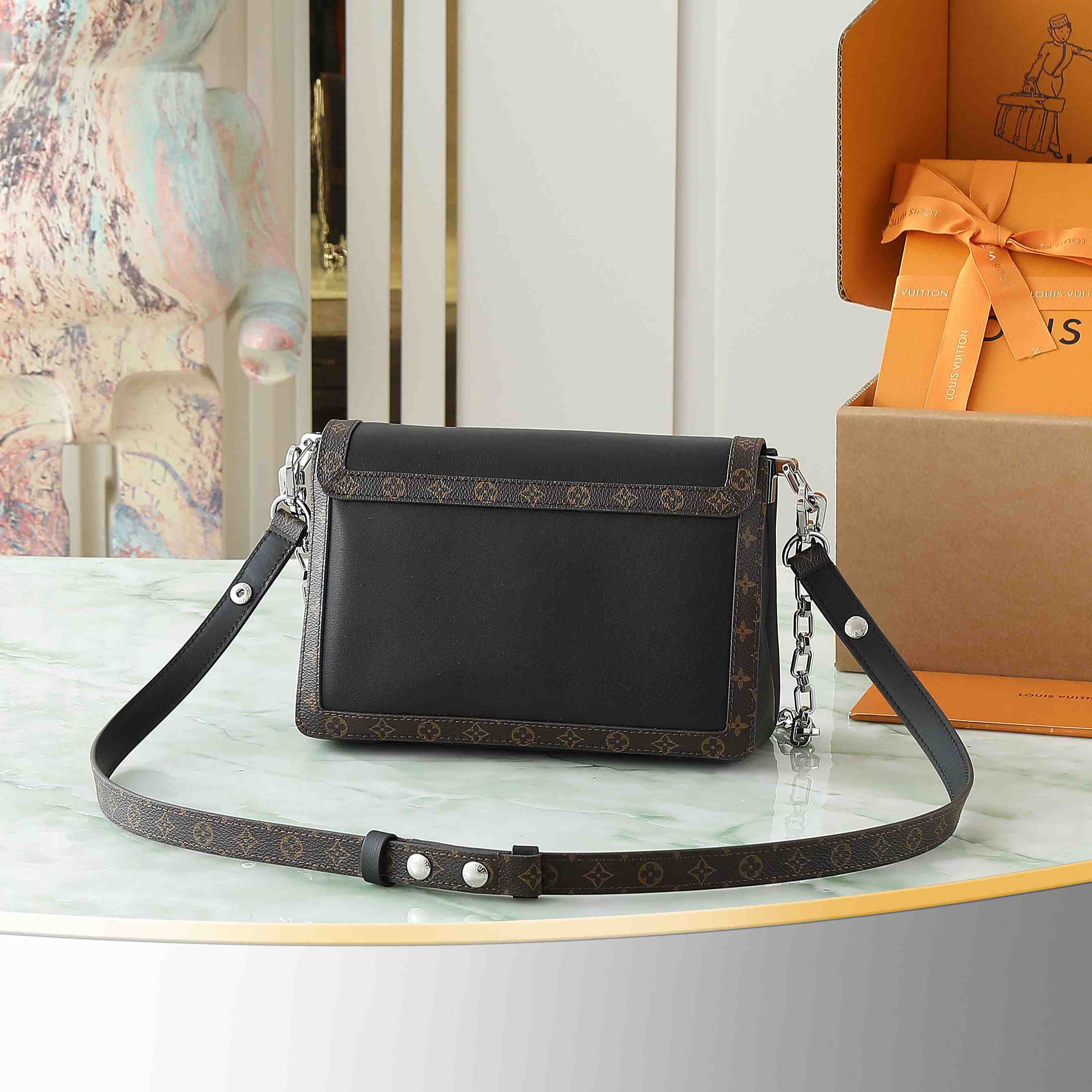 Louis Vuitton Dauphine Soft Vibe MM   M13450 - DopestKickz