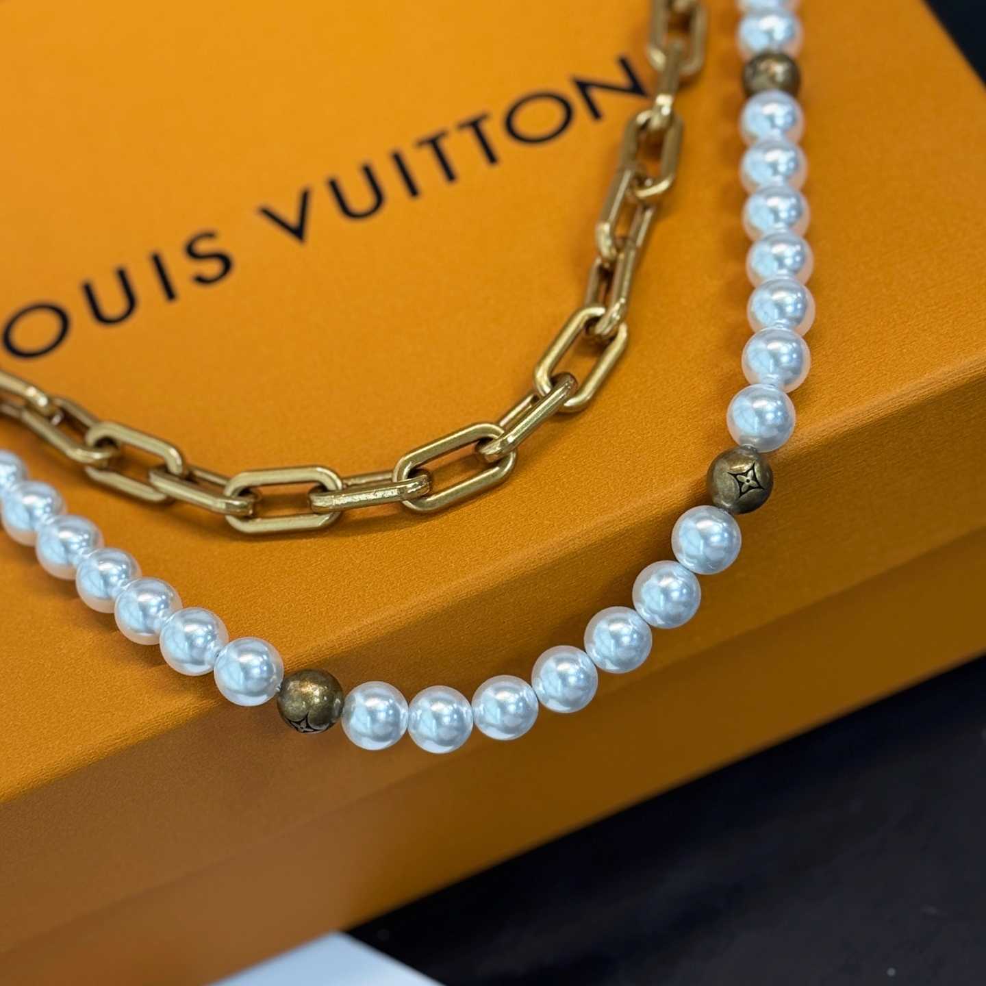 Louis Vuitton Chain Belt Pearls Bag Charm  M01689 - DopestKickz