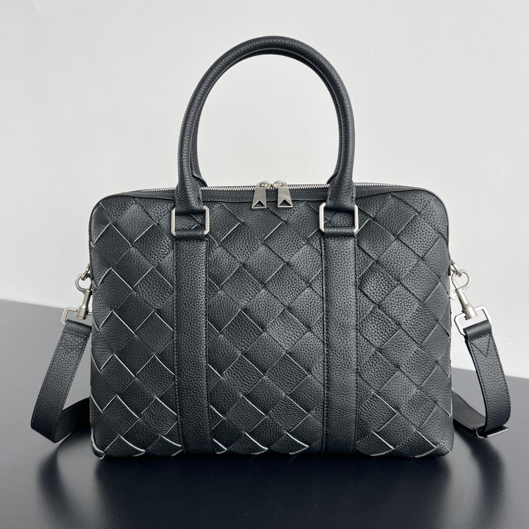 Bottega Veneta Men's Slim Intrecciato Briefcase in Black - DopestKickz
