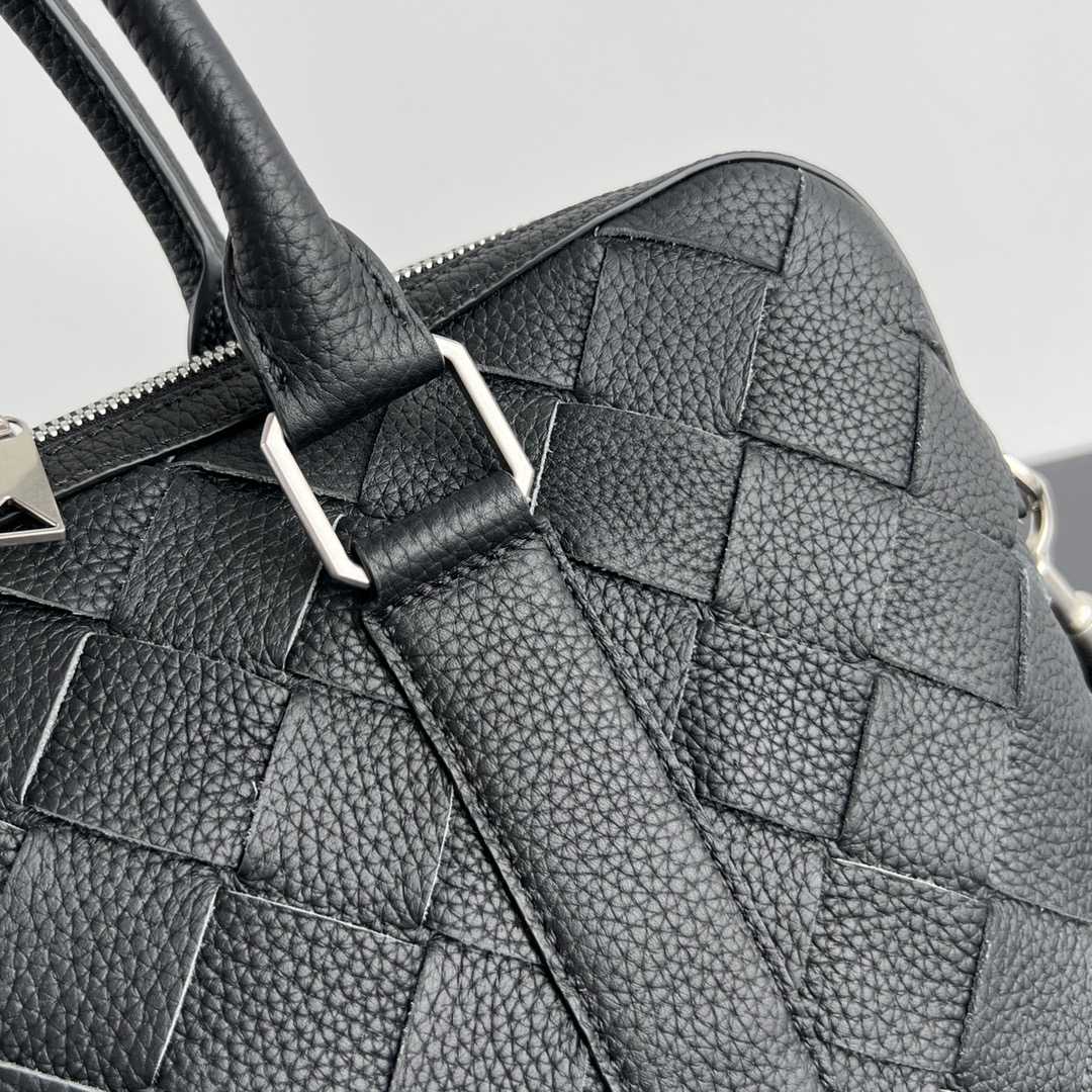 Bottega Veneta Men's Slim Intrecciato Briefcase in Black - DopestKickz