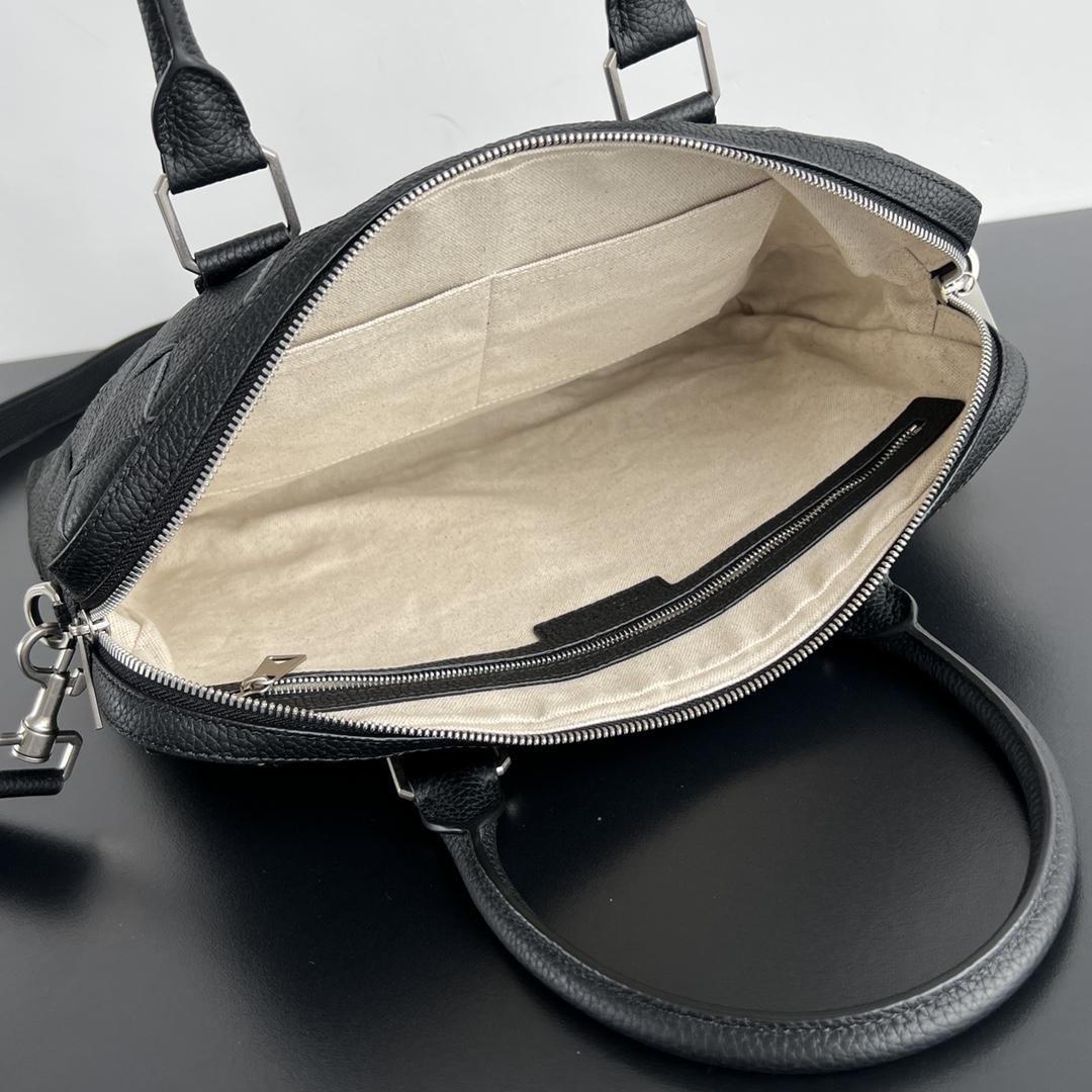Bottega Veneta Men's Slim Intrecciato Briefcase in Black - DopestKickz