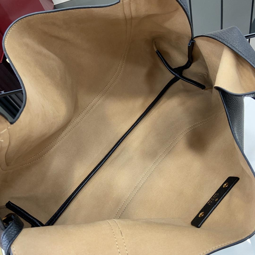 Gucci Softbit Maxi Shoulder Bag - DopestKickz