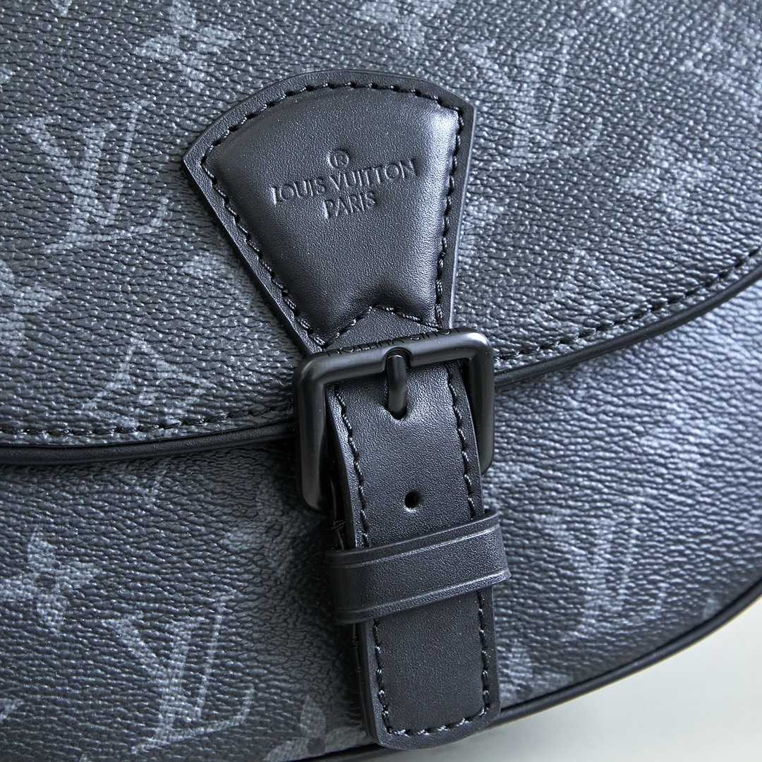 Louis Vuitton Montsouris Messenger PM   M12519 - DopestKickz