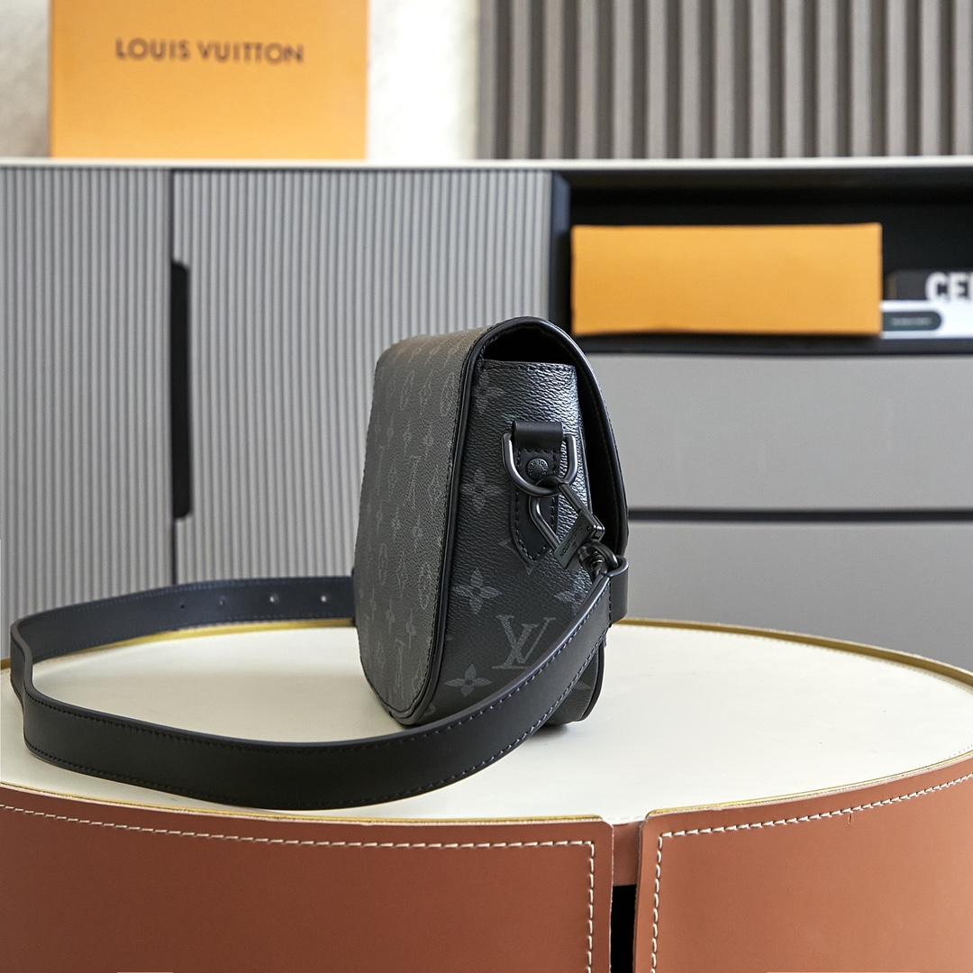 Louis Vuitton Montsouris Messenger PM   M12519 - DopestKickz