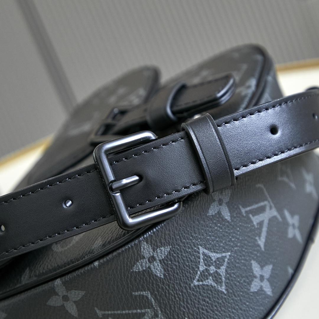 Louis Vuitton Montsouris Messenger PM   M12519 - DopestKickz