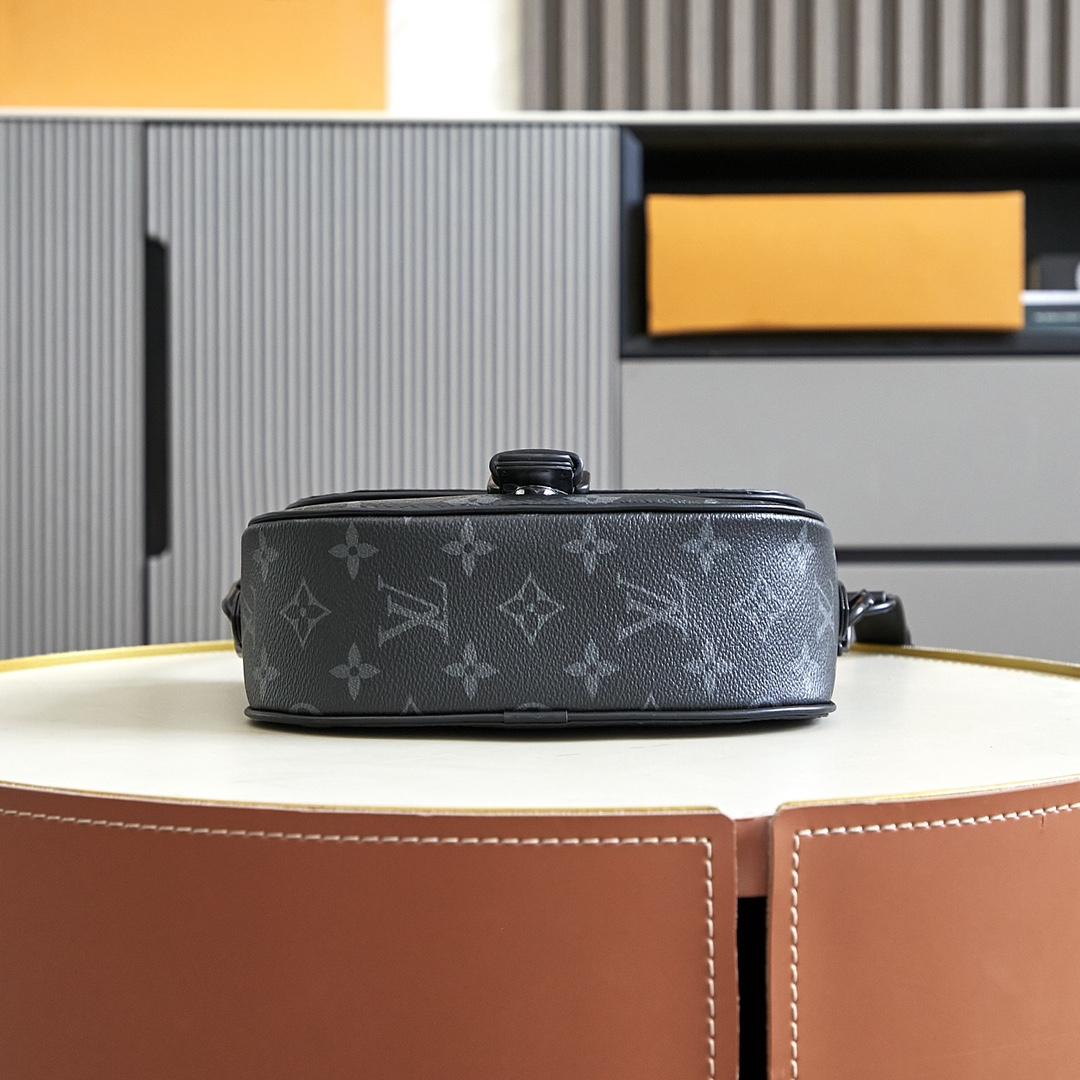 Louis Vuitton Montsouris Messenger PM   M12519 - DopestKickz