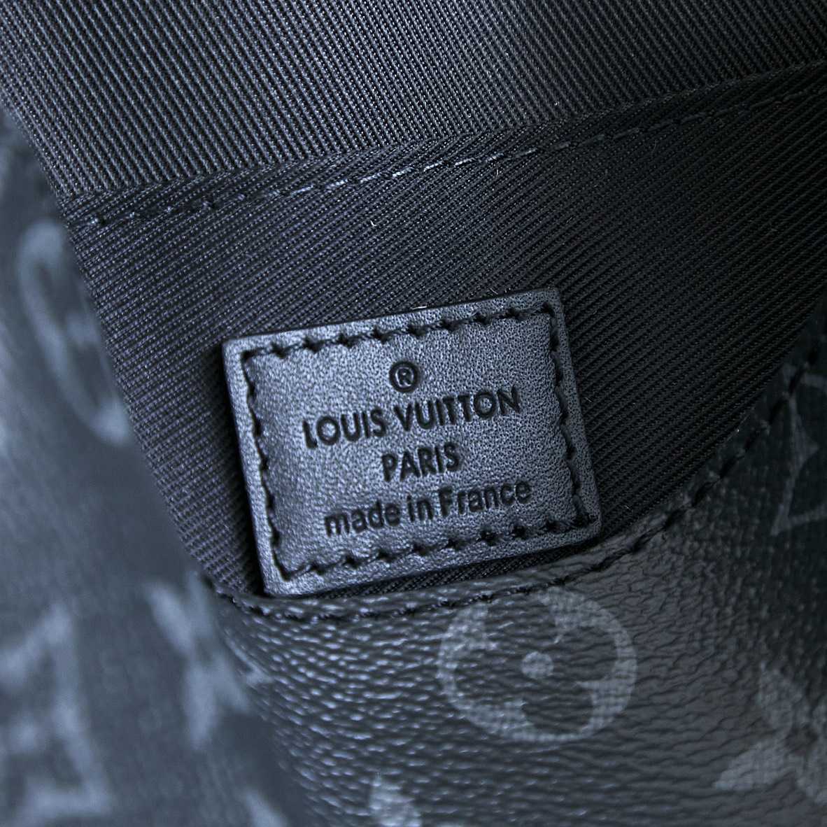 Louis Vuitton Montsouris Messenger PM   M12519 - DopestKickz