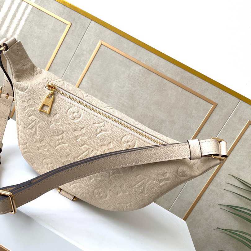 Louis Vuitton Bumbag  M44812  - DopestKickz