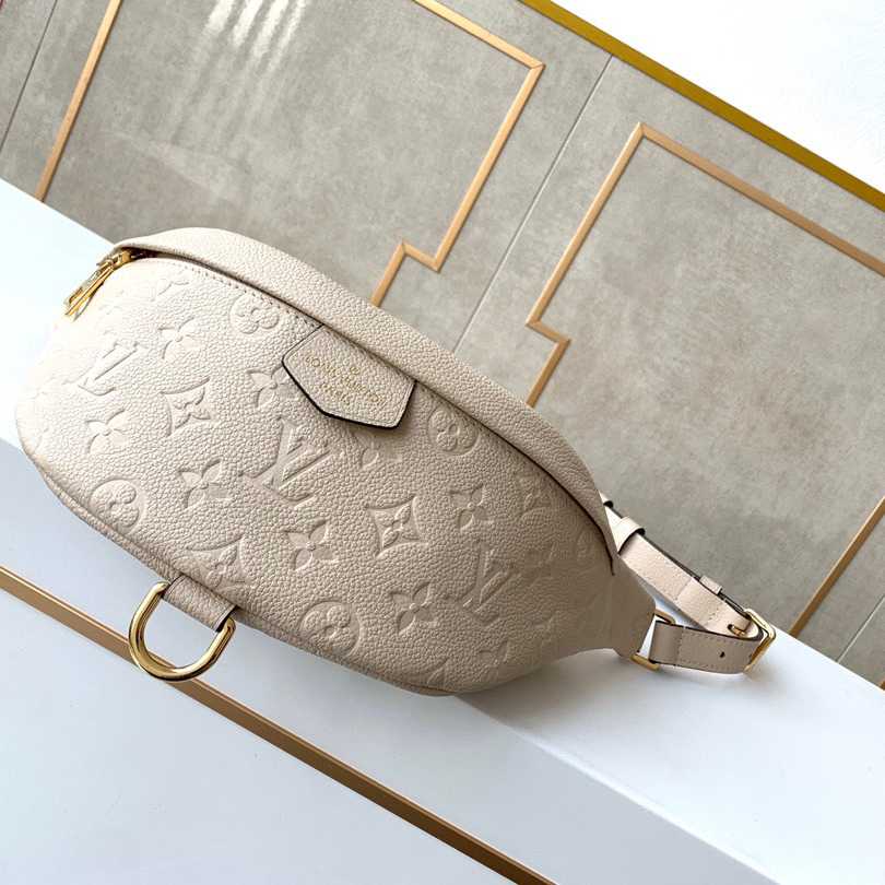 Louis Vuitton Bumbag  M44812  - DopestKickz
