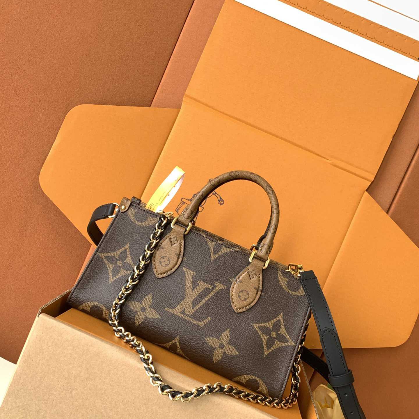 Louis Vuitton OnTheGo East West Chain  M14236 - DopestKickz