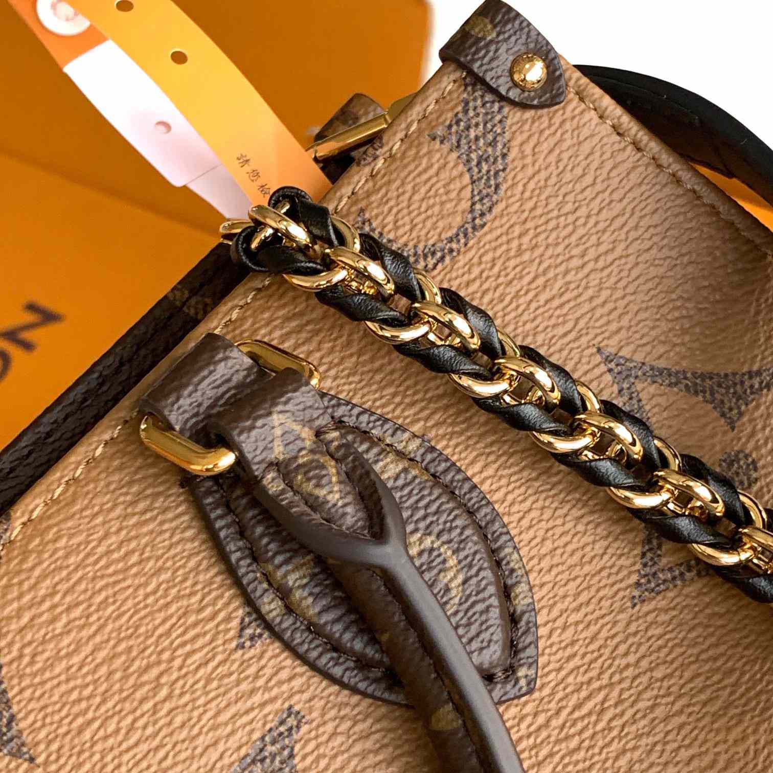 Louis Vuitton OnTheGo East West Chain  M14236 - DopestKickz