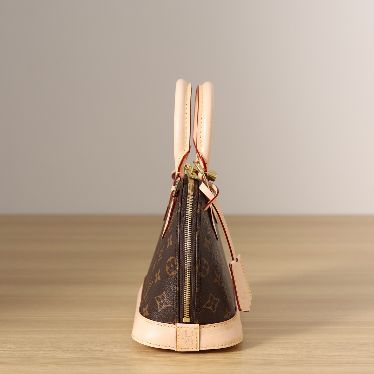 Louis Vuitton Alma BB Handbag (23.5-17.5-11.5cm)     M53152 - DopestKickz