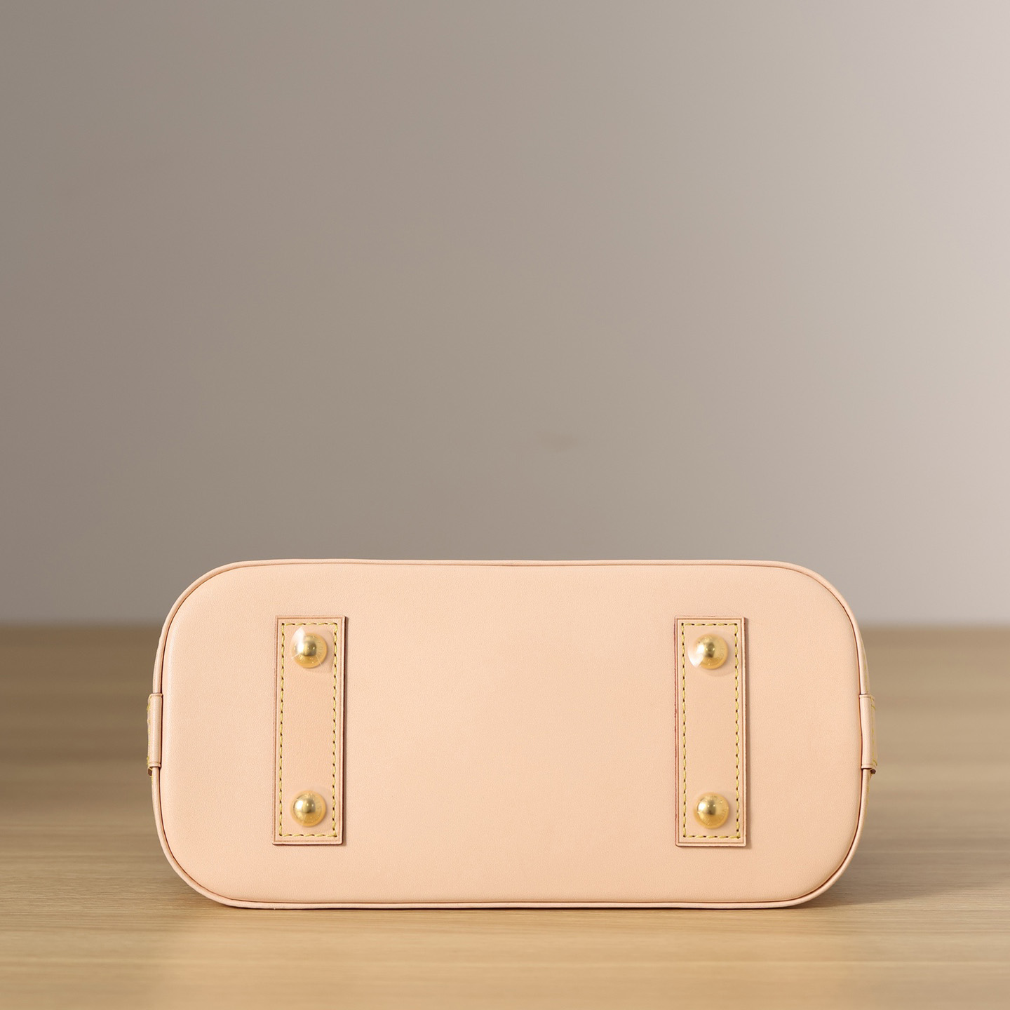 Louis Vuitton Alma BB Handbag (23.5-17.5-11.5cm)     M53152 - DopestKickz