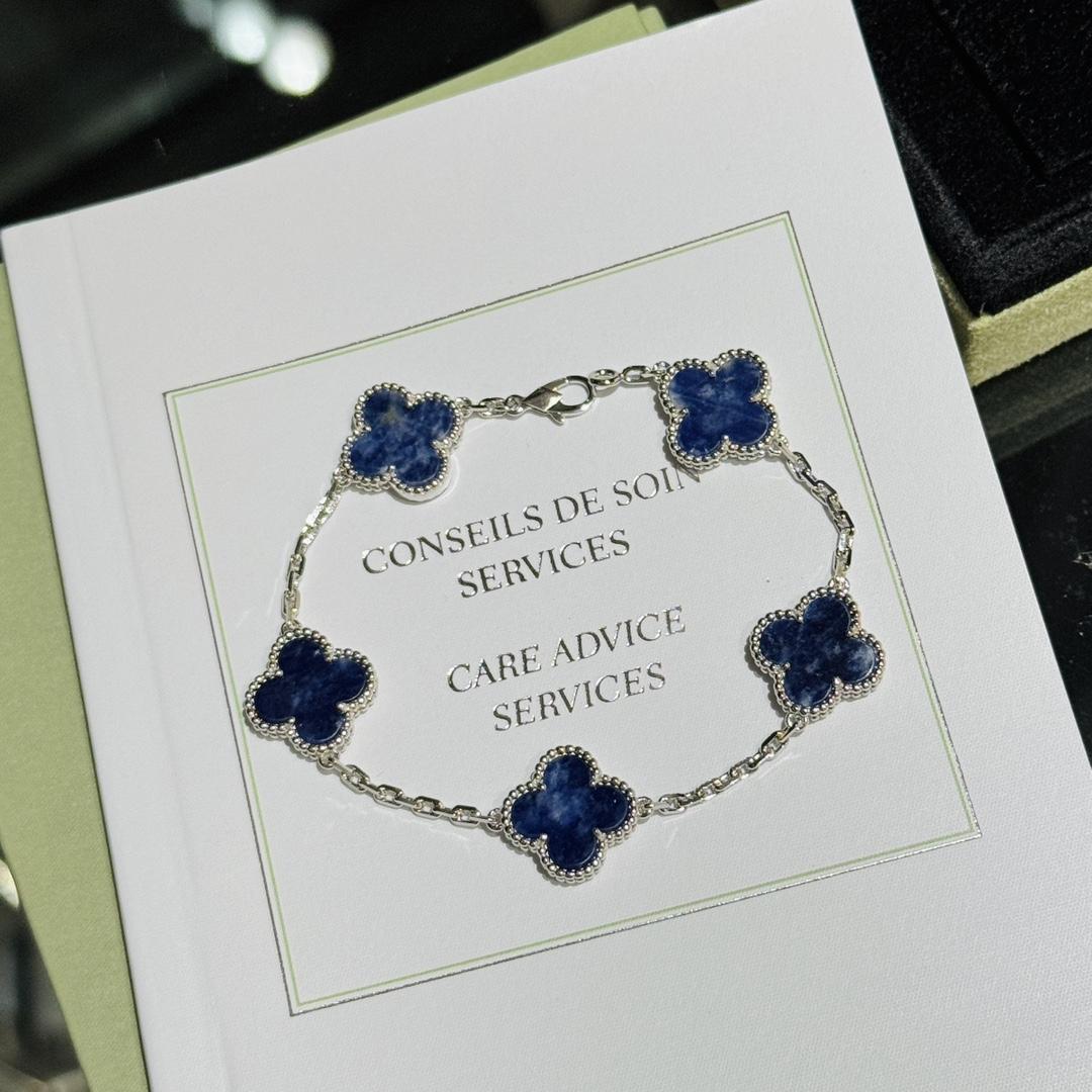Van Cleef & Arpels Bracelet - DopestKickz