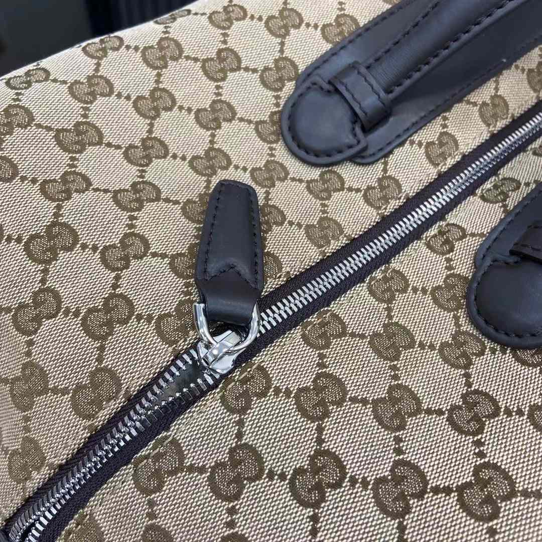 Gucci GG Canvas Medium Duffle Bag - DopestKickz