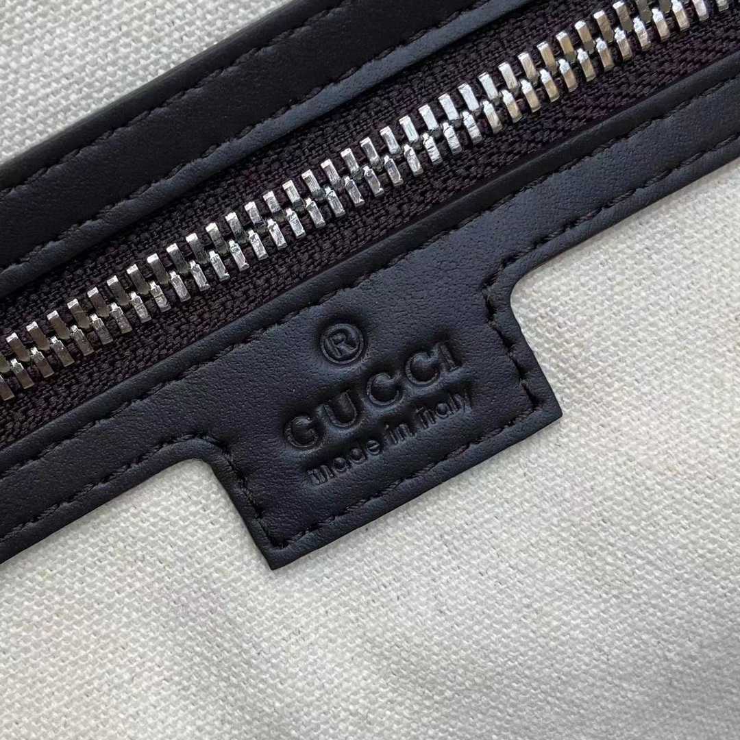 Gucci GG Canvas Medium Duffle Bag - DopestKickz